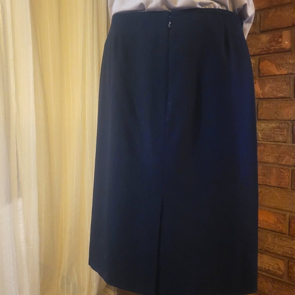 DKNY Black Knee-Length Knee Length Classic Skirt - Size 10 - Picture 3 of 7